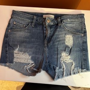Guess jean short, size 28